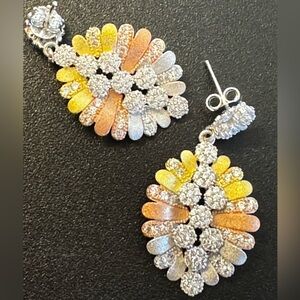 NEW Elegant Silver and Tri color Gold Floral Earrings